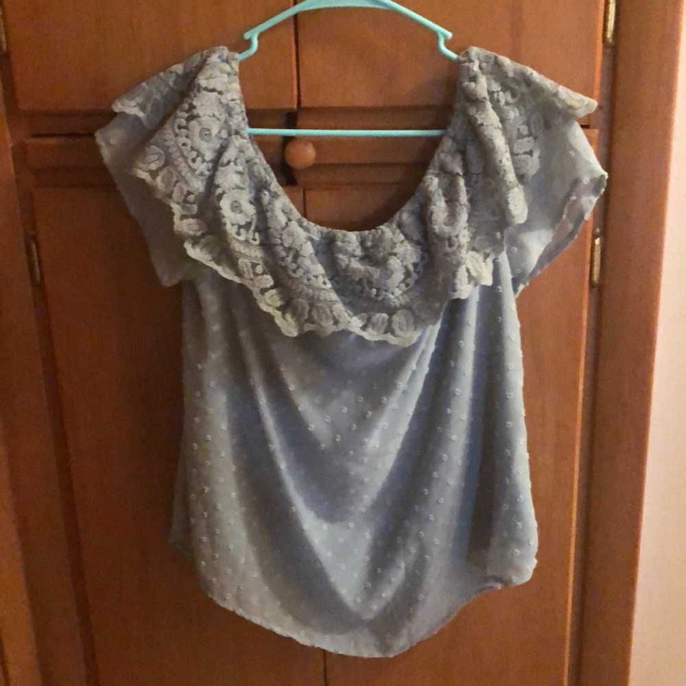 NWOT off the shoulder top, L